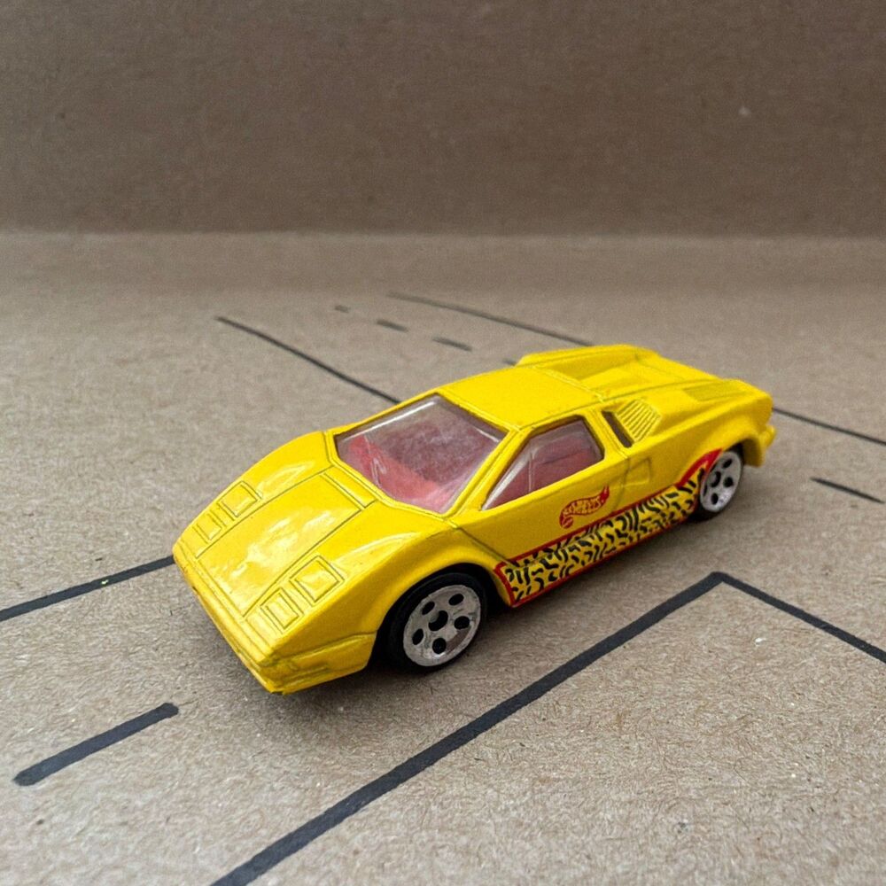 Hot Wheels Yellow (Set Car) 25th Anniversary Lamborghini Countach Mint Loose